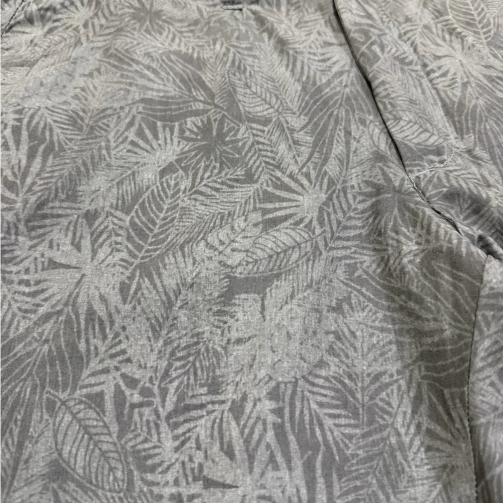 Vintage 1946 Tropical Gray Leaf Print Performance Golf Shorts - Picture 2 of 7